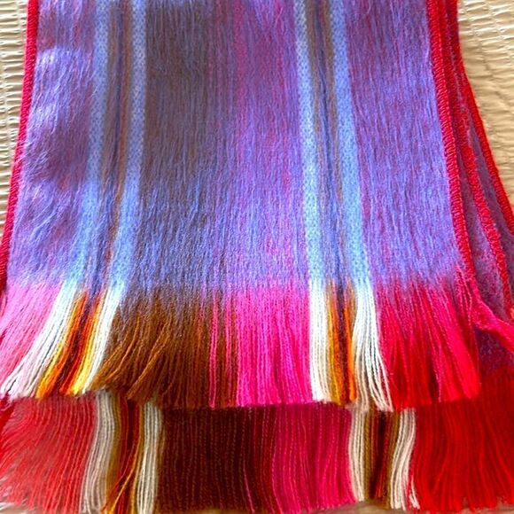 Beautiful alpaca scarf from Ecuador so soft and warm! - Picture 2 of 9